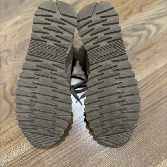 Size 8 Suitsupply trainers, Spring 2024 season. - Picture 6 of 7